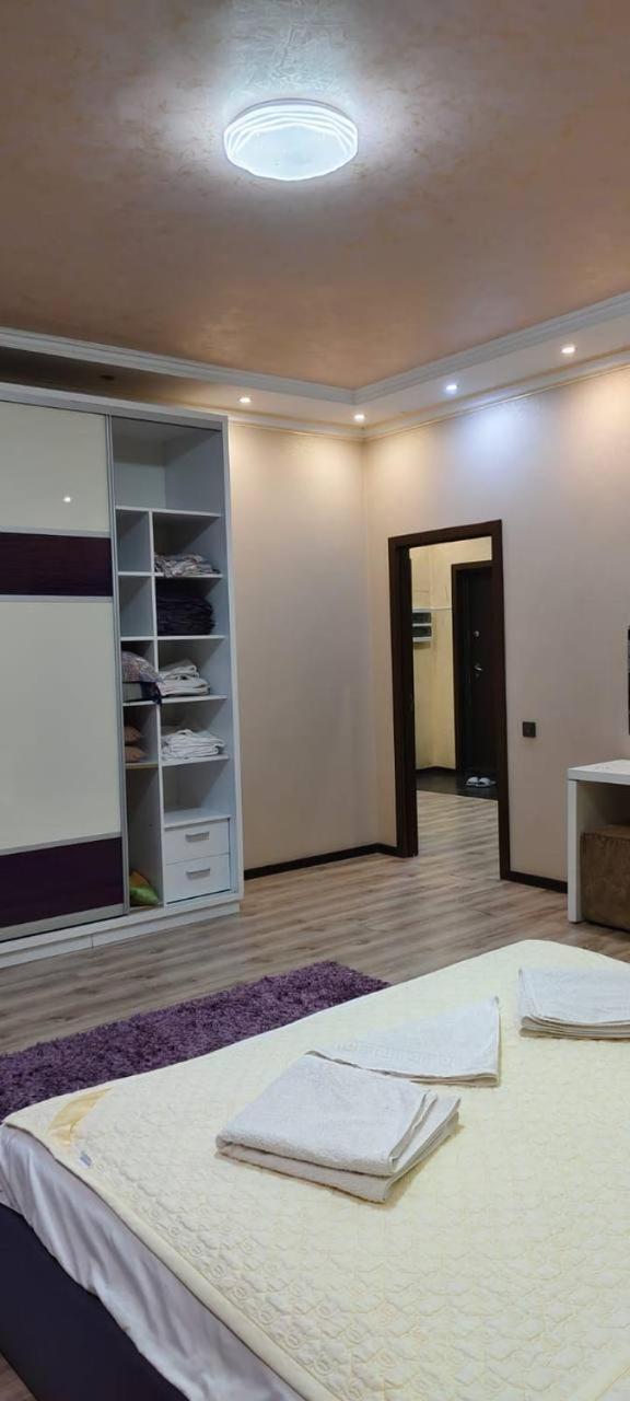 Nurly Tau 2Room Apartments อัลมาตี ภายนอก รูปภาพ