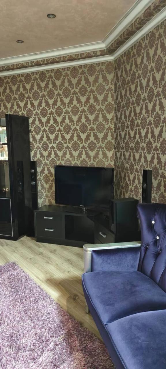 Nurly Tau 2Room Apartments อัลมาตี ภายนอก รูปภาพ