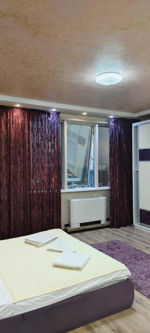 Nurly Tau 2Room Apartments อัลมาตี ภายนอก รูปภาพ
