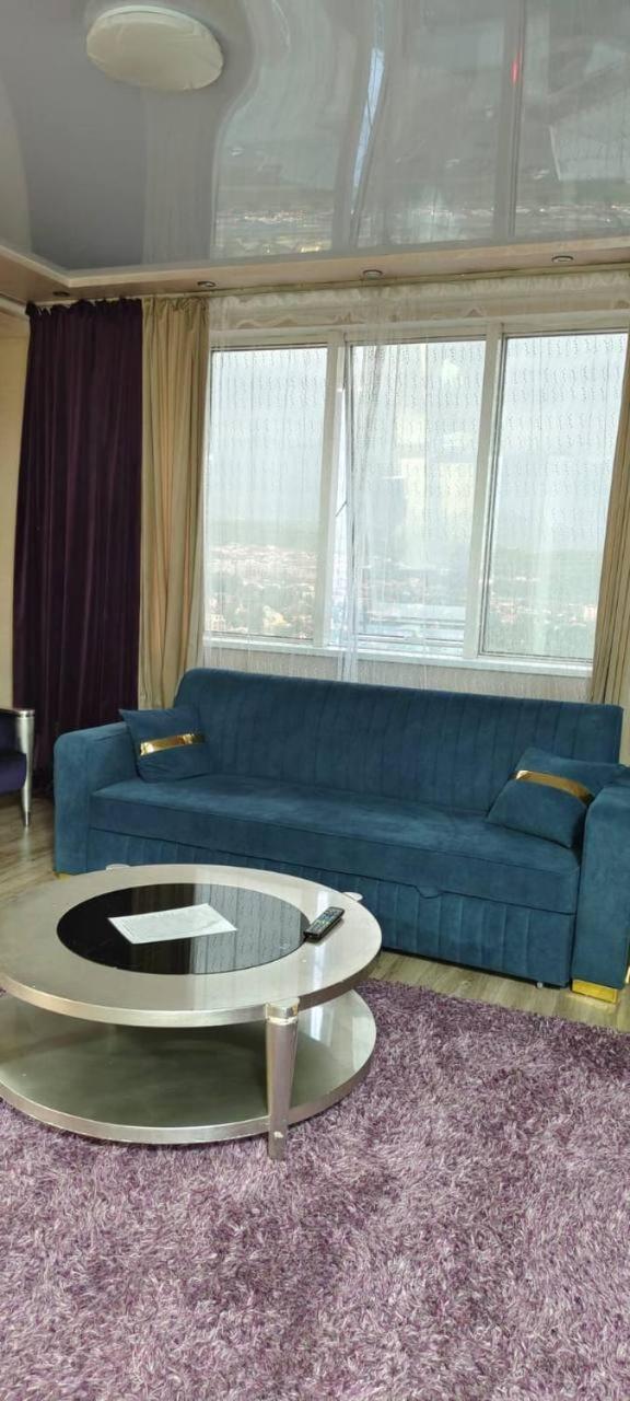 Nurly Tau 2Room Apartments อัลมาตี ภายนอก รูปภาพ