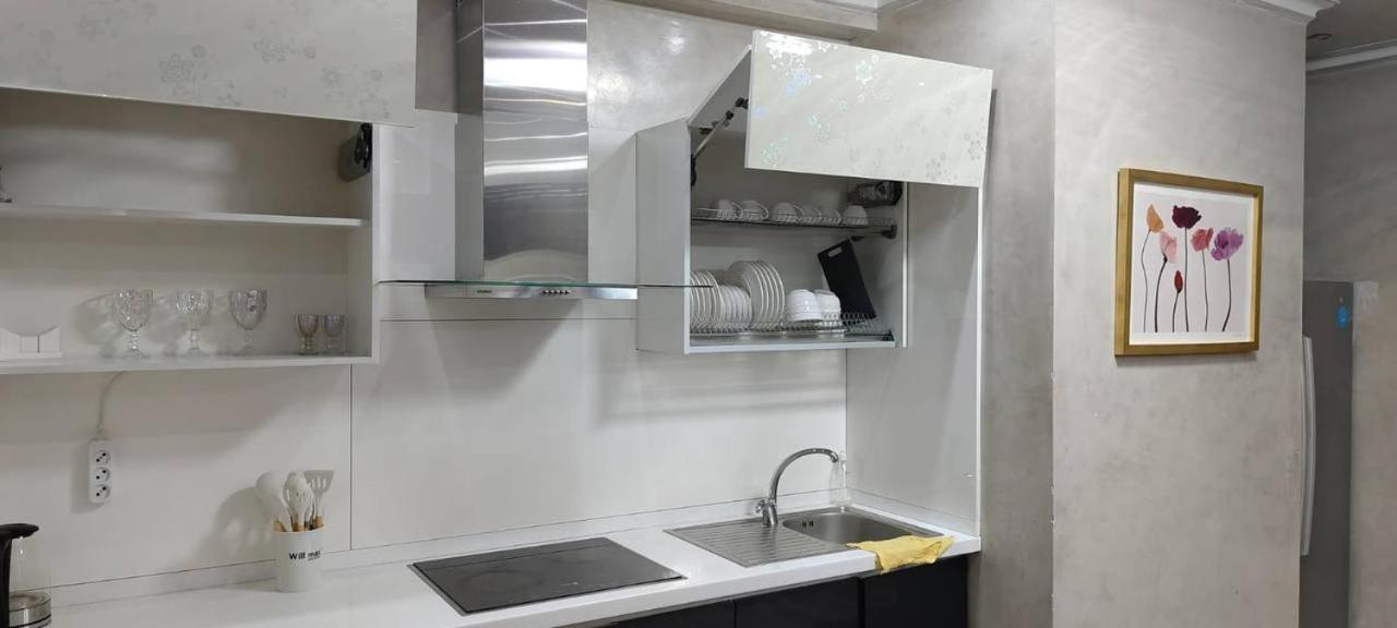 Nurly Tau 2Room Apartments อัลมาตี ภายนอก รูปภาพ