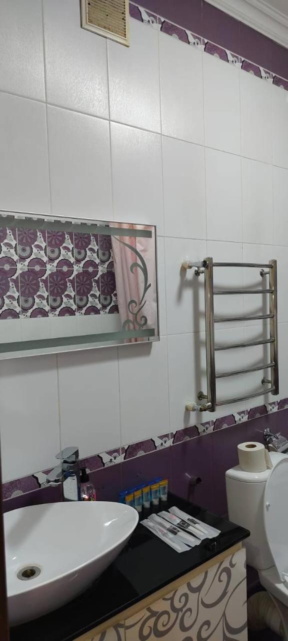 Nurly Tau 2Room Apartments อัลมาตี ภายนอก รูปภาพ